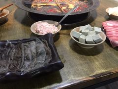 -渝嘴小老弟老火锅(华新村店)