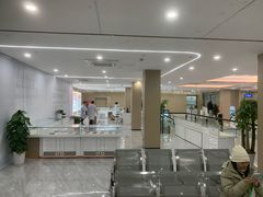 -上海大学附属上海和平眼科医院