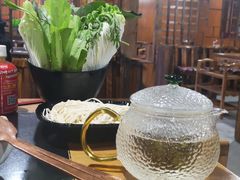 -果松木炭酸菜铜火锅·外婆参鸡汤