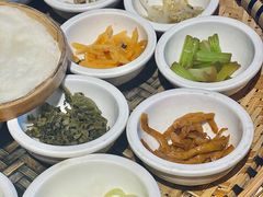 -包整·丝娃娃(一览甲秀楼风景店)