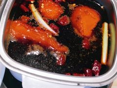 特色牛油锅-清真军邺·金富苑肥牛(石坡街旗舰店)