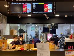 -麦当劳(上海虹桥站30B检票口楼上)