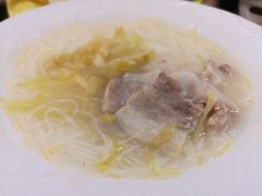 酸菜豚肉汤米粉-翠华餐厅(香港国际机场店)
