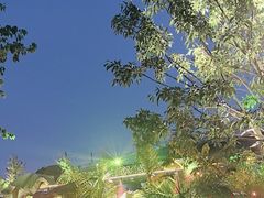 -茅草房·河畔园林火锅