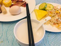 -皇马海口湾海景酒店(万绿园秀英港店)