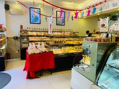 面包甜点陈列柜-琳琅烘焙蛋糕店(丽城店)