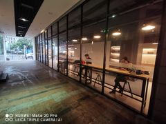 门面-瑞幸咖啡(巴黎春天陕西路店)