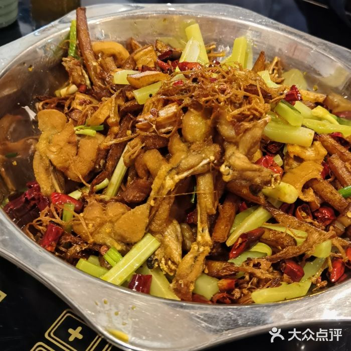 馋嘴蛙火锅干锅牛蛙图片