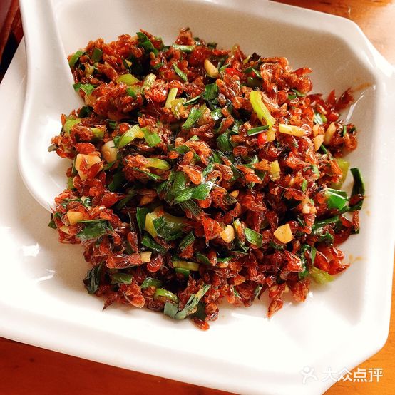 临江餐馆二楼美食部落