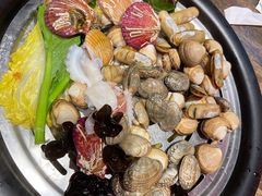 海鲜一箩筐-日进一片海.生腌海鲜火锅.宵夜烧烤(三里屯总店)
