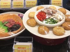 -万重锦·人文川菜馆(骡马市店)