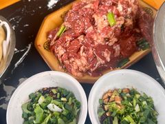 -黄利砖万峰林布依特色酸笋牛肉馆