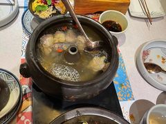 -云海肴·汽锅鸡·云南菜(天山百盛优客店)