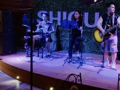 -拾光音乐餐酒吧(告庄星光夜市店)