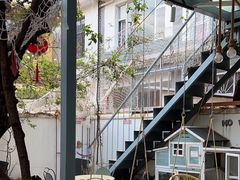 -喵屿·大理花园猫咖