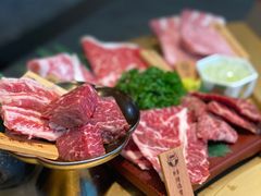 -铭牛烧肉·和牛海鲜自助(高新月牙湖店)
