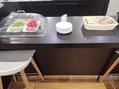 -杭州中沃沃尔沃4S店(滨江区店)