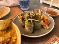 酥炸老虎虾香芒米纸卷配榴莲汁-CHINCHIN 青青·泰国料理(万象食家店)