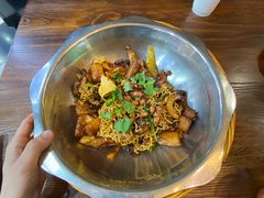 -愉肴麻辣香锅(中山路店)