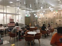 用餐区-奈雪的茶(市百一店)