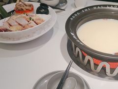 -洪氏嗨捞·广东猪肚鸡·椰子鸡火锅(西咸万象城店)