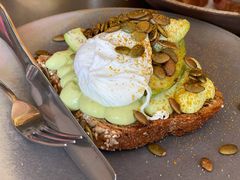 牛油果吐司-BOR Eatery(安福路店)