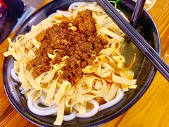 -丽虹云南过桥米线(兴工街店)