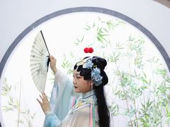 -翩若国风汉服体验馆