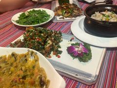 -香巴拉云南餐厅(华莱坞店)