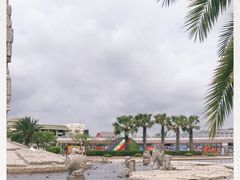-亚龙湾中心广场