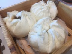 蜜汁叉烧包-粤式早茶希朋喜宴