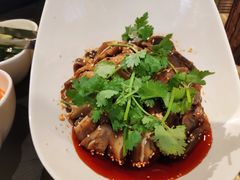 -大中华希尔顿酒店-念自助餐·嗨啤·小龙虾