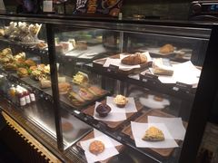 面包甜点陈列柜-星巴克(温州万象城商业街店)