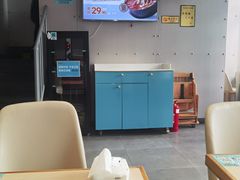 -灵芝妹子海鲜米线(劳动公园店)
