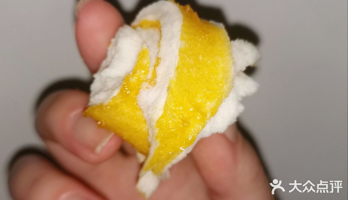 快别吃了，你咋还往嘴里炫呢？