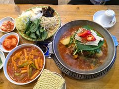-喇喇排骨火锅·传统韩式脊骨汤(望京西园总店)