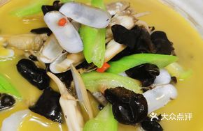 Seafood Loofah Stir-fry