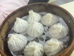 -莱莱小笼·乔艾