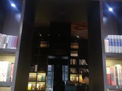 -钟书阁(松江泰晤士小镇店)