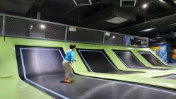 -反弹蹦床公园·亲子乐园·团建·派对(青岛融创茂店)