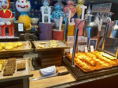 面包甜点陈列柜-武汉世茂希尔顿酒店·汇·全日餐厅