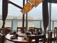 靠窗位-云海肴·汽锅鸡·云南菜(天山百盛优客店)