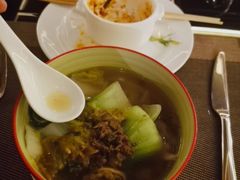 -大中华希尔顿酒店-念自助餐·嗨啤·小龙虾