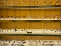 -优医视平价眼镜蔡司依视路折扣工厂店(十里堡店)