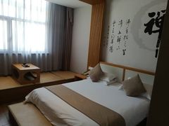 -艺漫酒店(苏州寒山寺狮山路地铁站店)