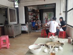 大堂-洲心明记烧肉大粥(总店)