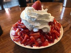 草莓牛奶冰沙-I HOLIC艾豪丽披萨(KKone店)