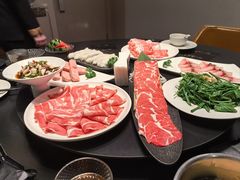 -鲜入唯煮·港式海鲜牛肉火锅(金宝街店)