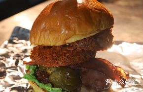 Sichuan-style Double Pepper Beef Burger