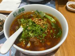 -呷佬·长沙手工米粉(金沙江路店)